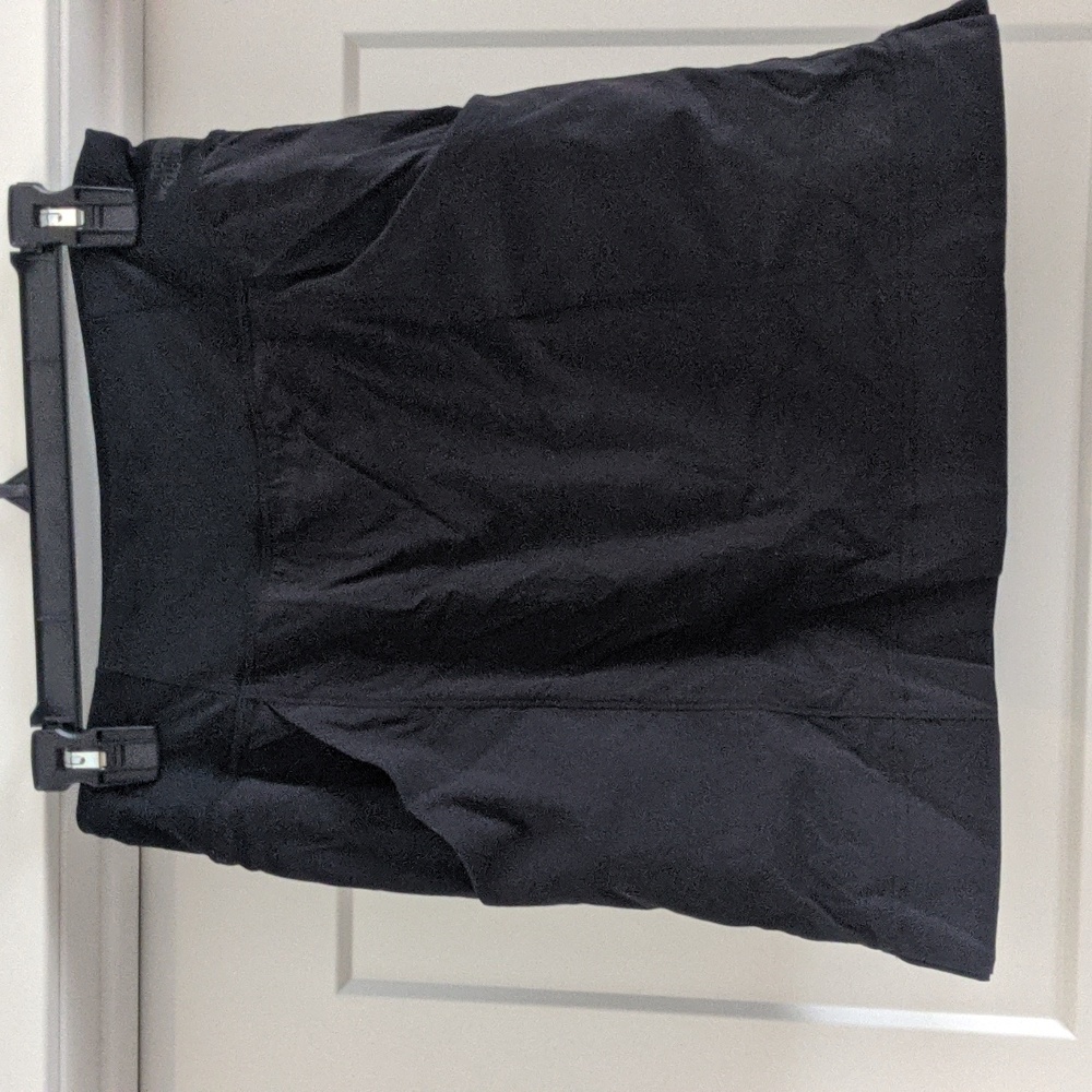 The north face black skort with pockets